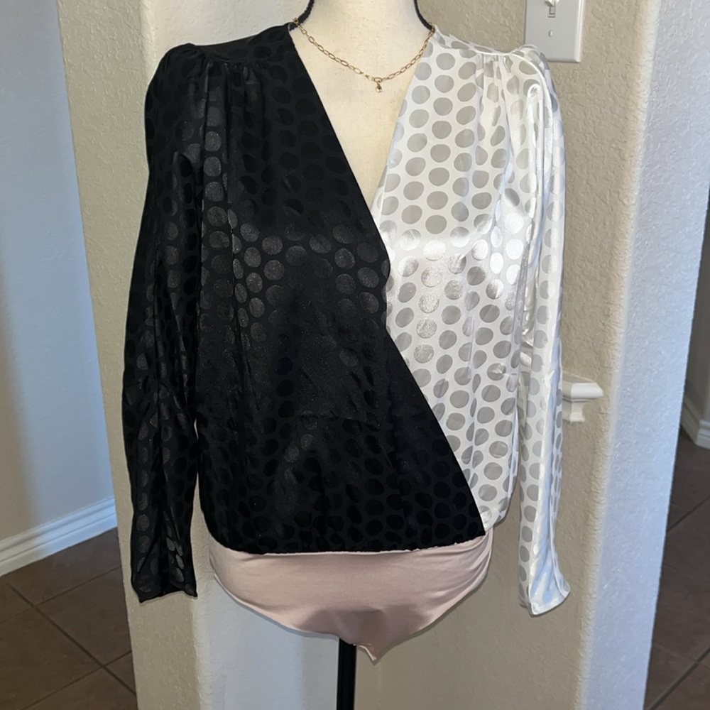 Strut & Bolt black & ivory color block silky bodysuit Size L